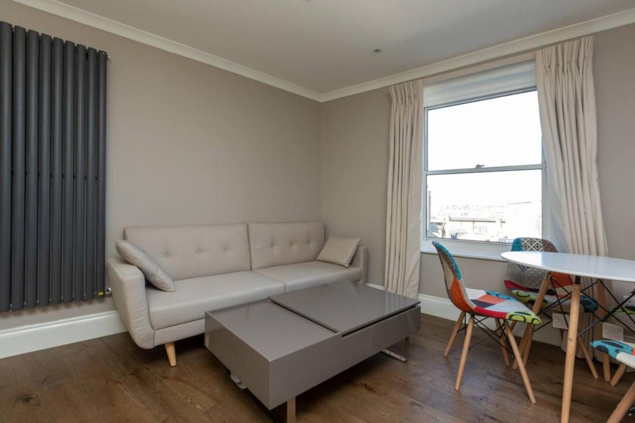 Spacious & Pristine 2bd Flat - Balham Appartement Londen